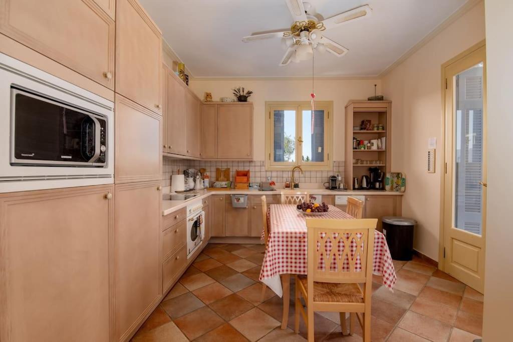 Villa Elmar Aegina Bagian luar foto